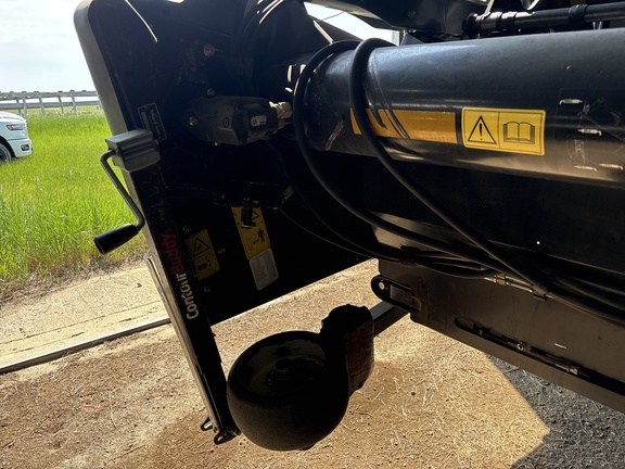 2016 MacDon FD75-40 Header Combine