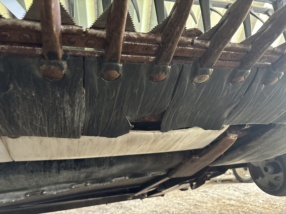 2016 MacDon FD75-40 Header Combine