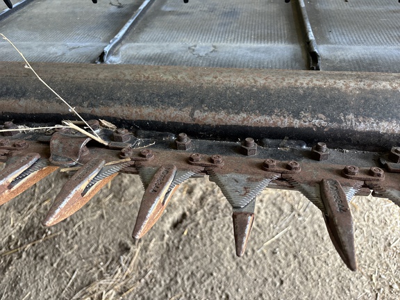 2016 MacDon FD75-40 Header Combine