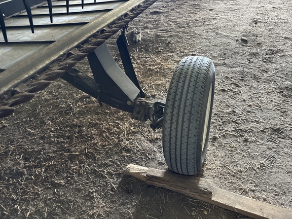 2016 MacDon FD75-40 Header Combine