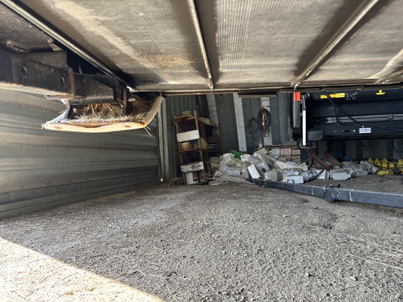 2016 MacDon FD75-40 Header Combine