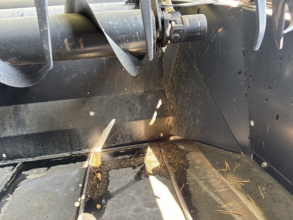 2016 MacDon FD75-40 Header Combine