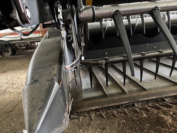 2016 MacDon FD75-40 Header Combine