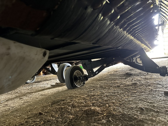 2016 MacDon FD75-40 Header Combine