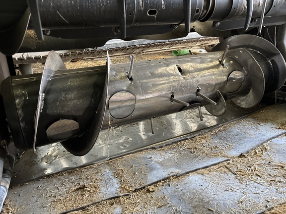 2016 MacDon FD75-40 Header Combine