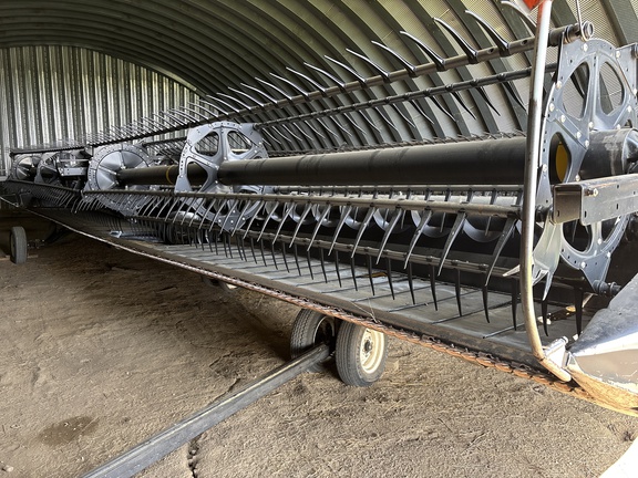 2016 MacDon FD75-40 Header Combine