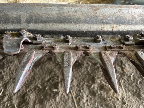 2016 MacDon FD75-40 Header Combine