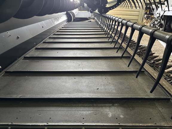 2016 MacDon FD75-40 Header Combine