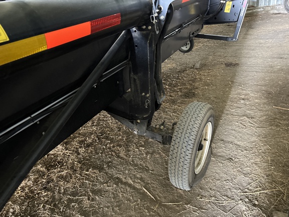 2016 MacDon FD75-40 Header Combine