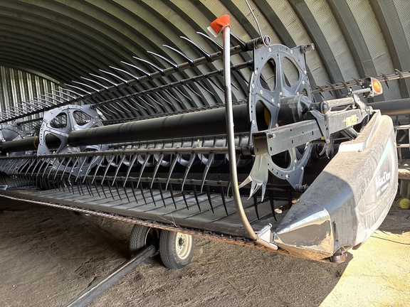 2016 MacDon FD75-40 Header Combine