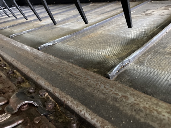 2016 MacDon FD75-40 Header Combine