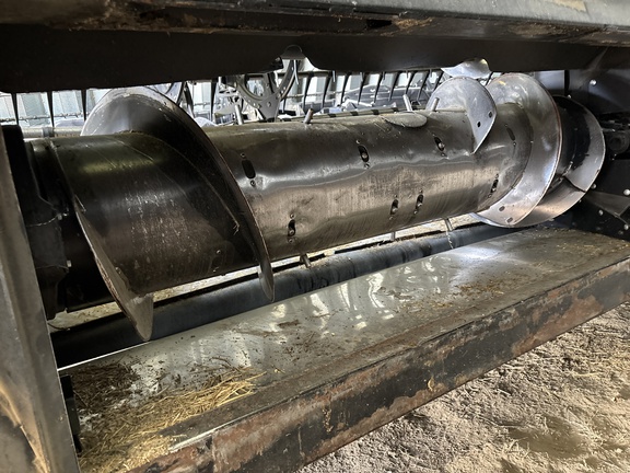 2016 MacDon FD75-40 Header Combine