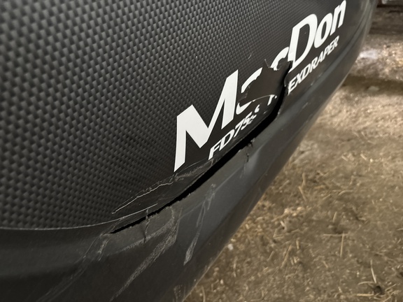 2016 MacDon FD75-40 Header Combine