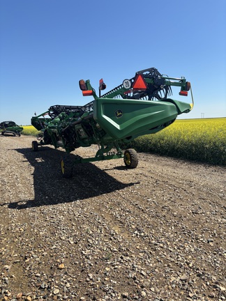 2022 John Deere HD40R Header Combine