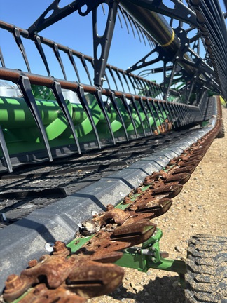 2022 John Deere HD40R Header Combine