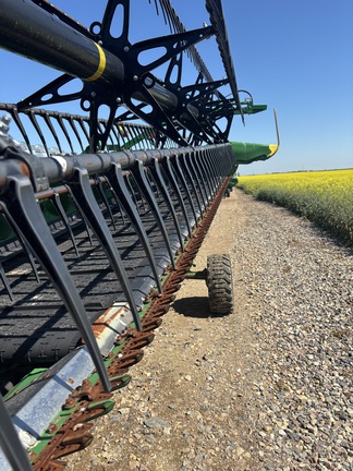 2022 John Deere HD40R Header Combine