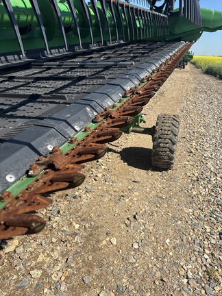 2022 John Deere HD40R Header Combine