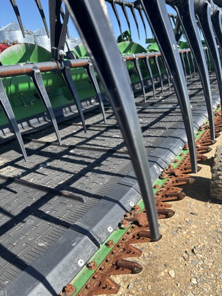 2022 John Deere HD40R Header Combine