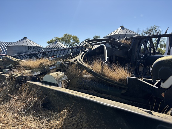2015 MacDon FD75-45 Header Combine