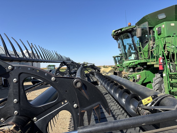 2015 MacDon FD75-45 Header Combine