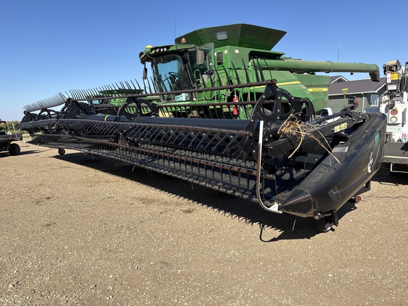 2015 MacDon FD75-45 Header Combine