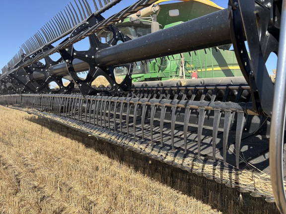 2020 MacDon FD140 Header Combine