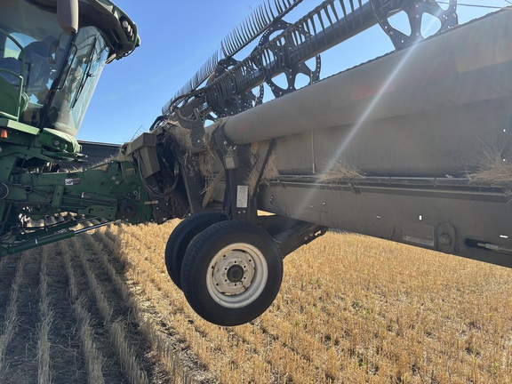 2020 MacDon FD140 Header Combine