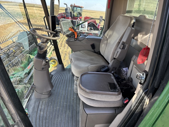 2020 John Deere S780 Combine