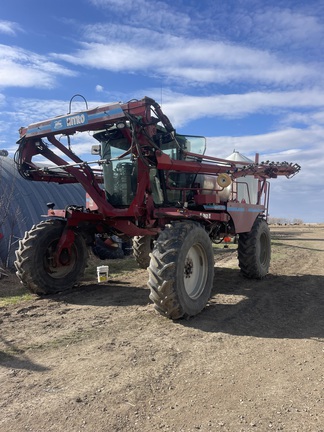 1998 Miller Pro Nitro 200 Sprayer/High Clearance