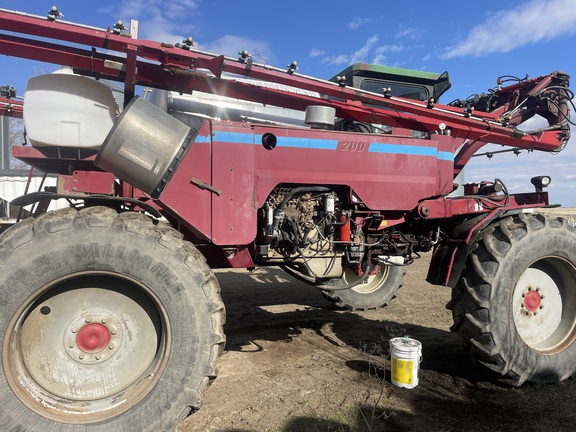 1998 Miller Pro Nitro 200 Sprayer/High Clearance