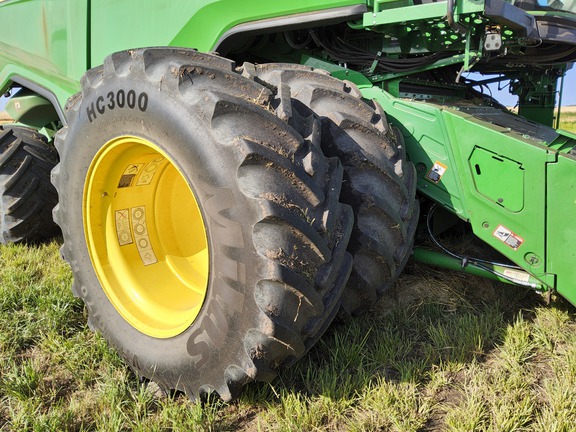 2022 John Deere X9 1000 Combine