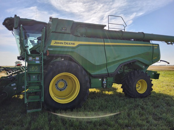 2022 John Deere X9 1000 Combine