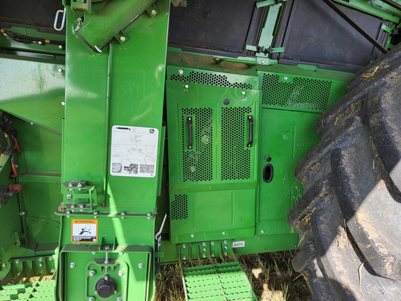 2022 John Deere X9 1000 Combine