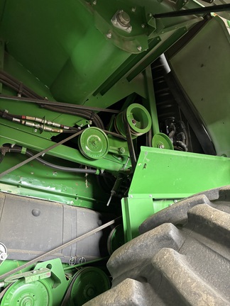 2015 John Deere S680 Combine