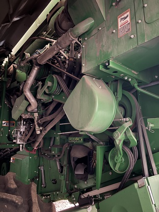 2015 John Deere S680 Combine