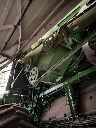 2015 John Deere S680 Combine