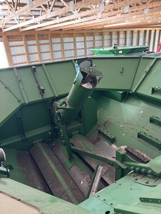 2015 John Deere S680 Combine