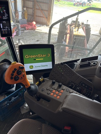2015 John Deere S680 Combine