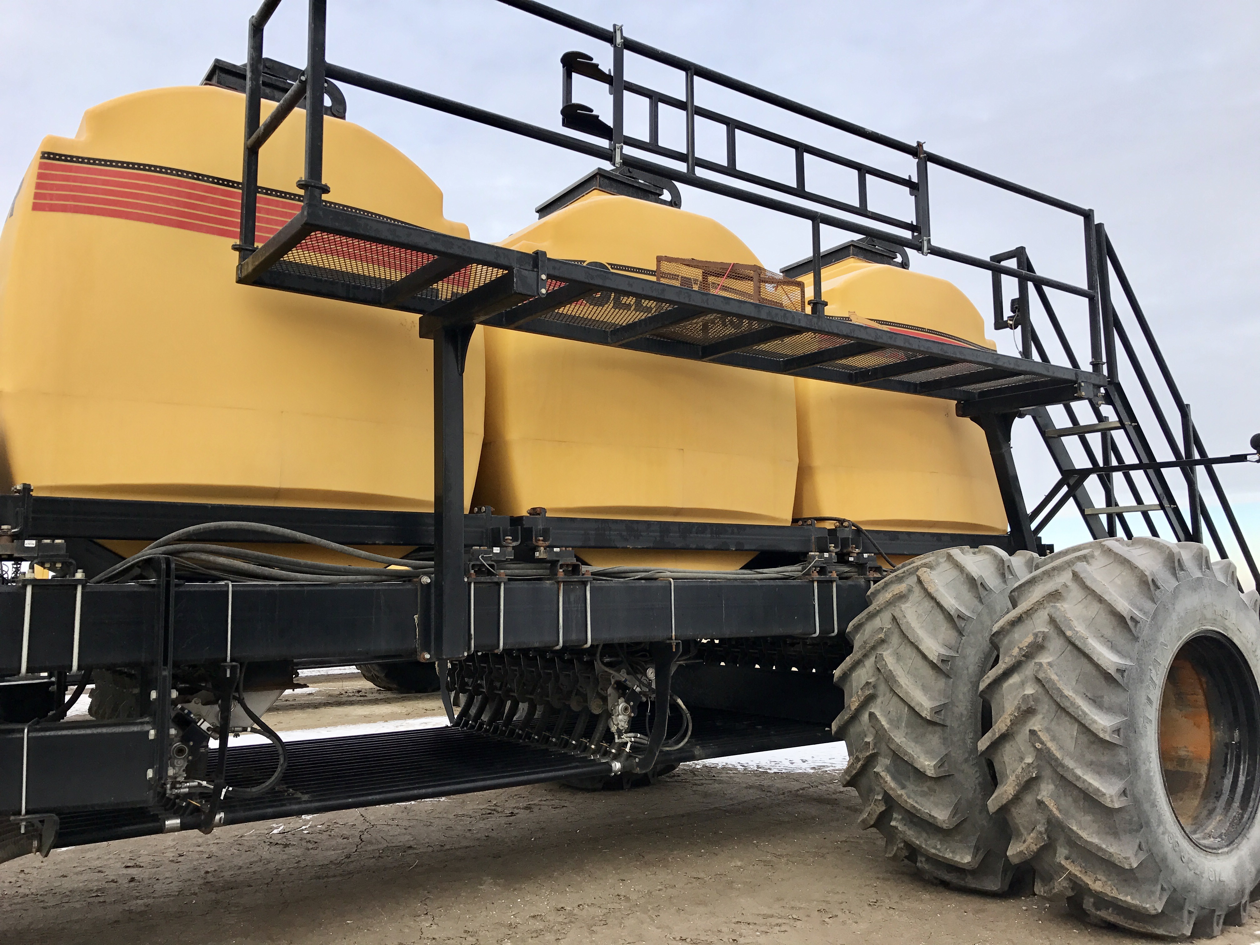 2012 Seed Master 80' double, 780 Cart, with SXX300 on board Air Drill