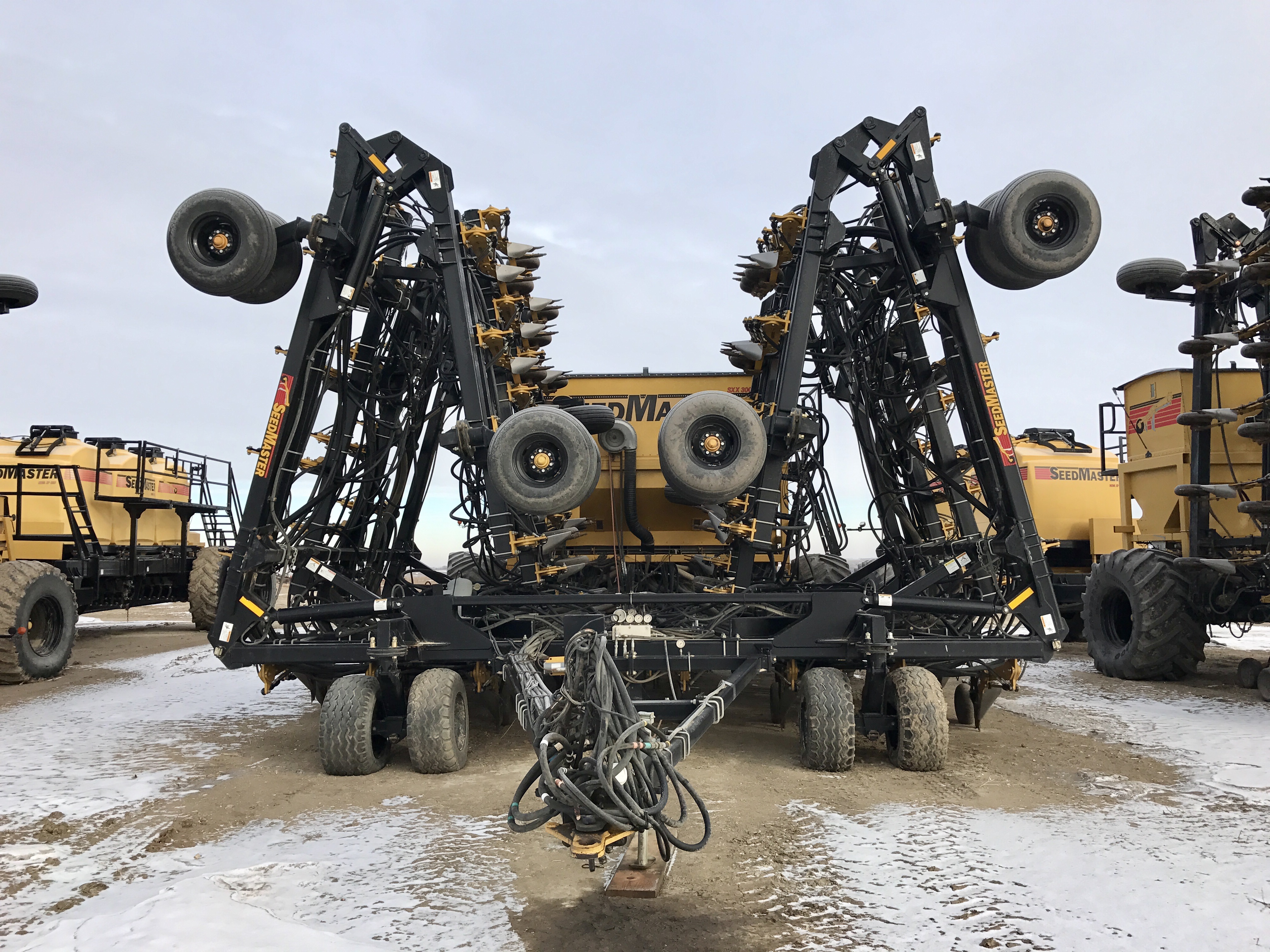 2012 Seed Master 80' double, 780 Cart, with SXX300 on board Air Drill