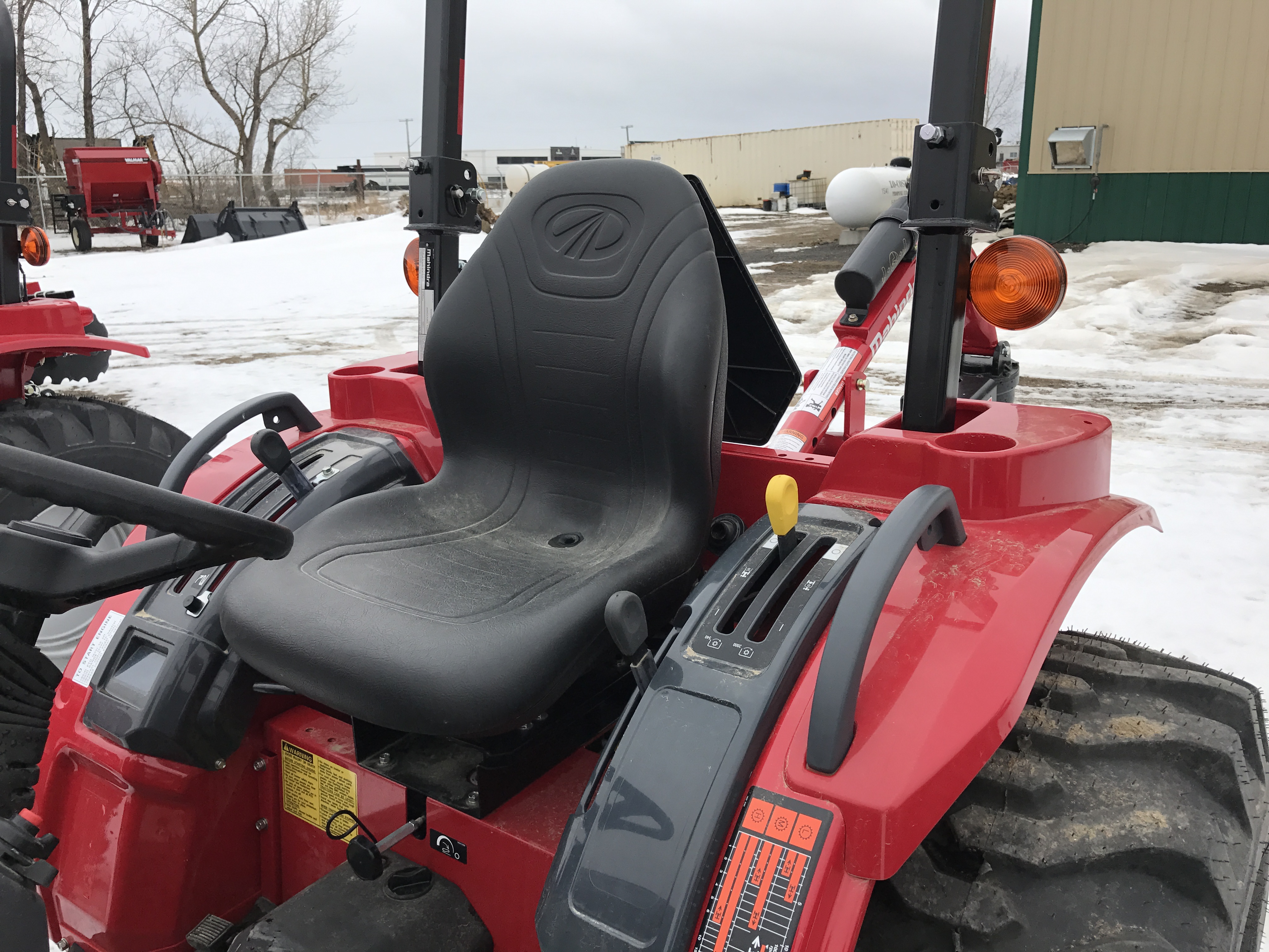 2016 Mahindra 1526 HST Tractor