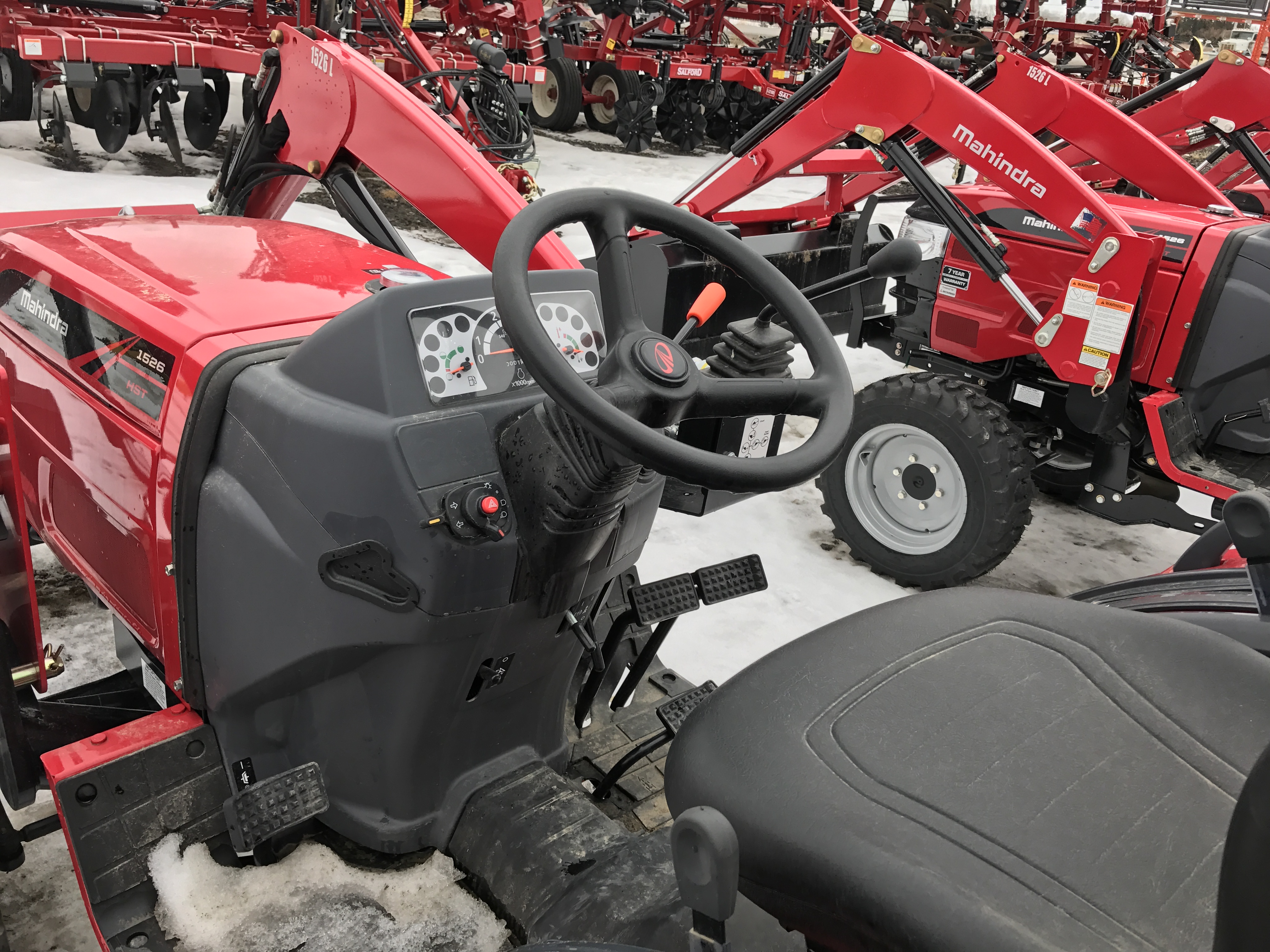 2016 Mahindra 1526 HST Tractor