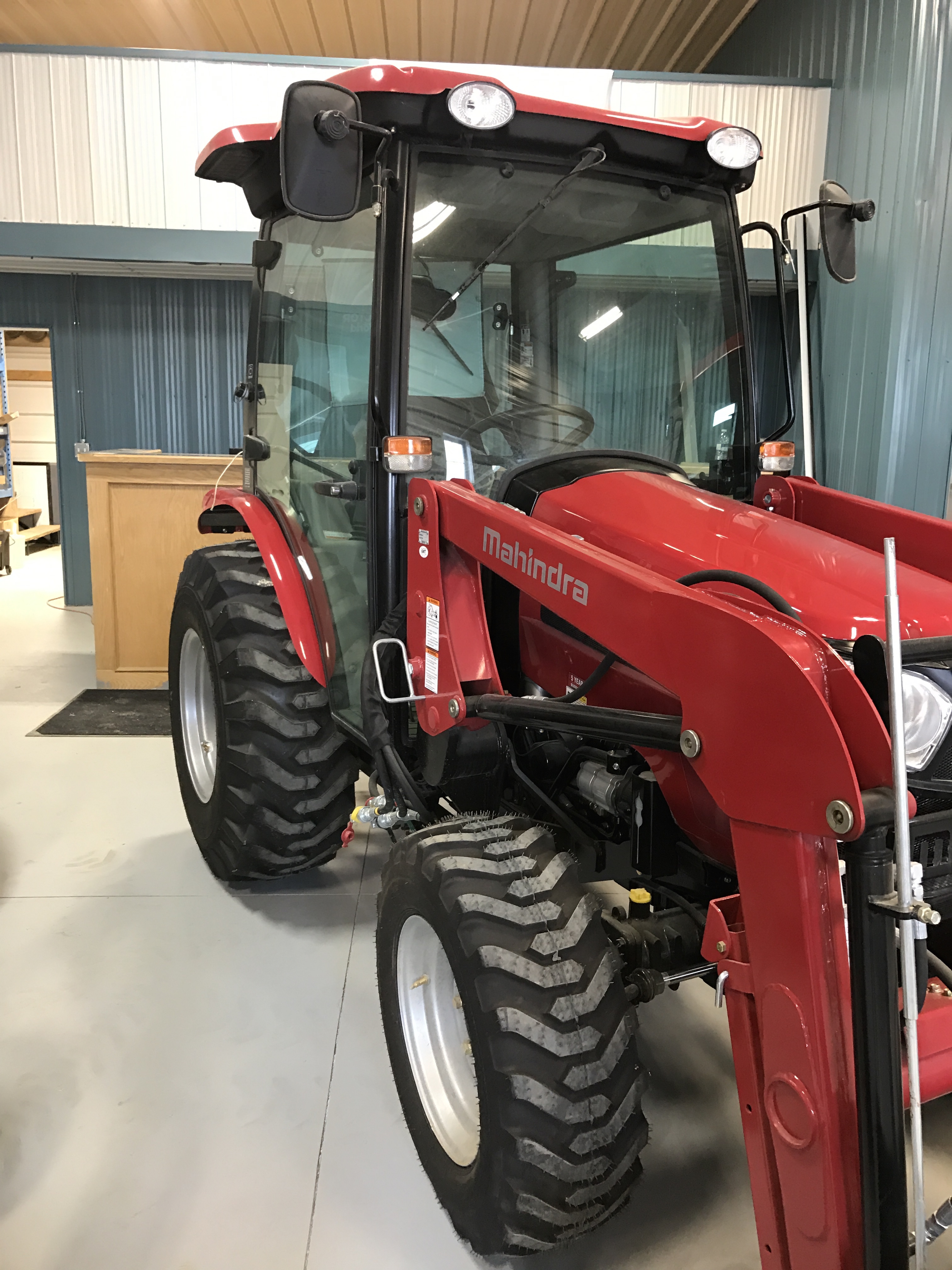 2016 Mahindra 2538 HST with cab Tractor