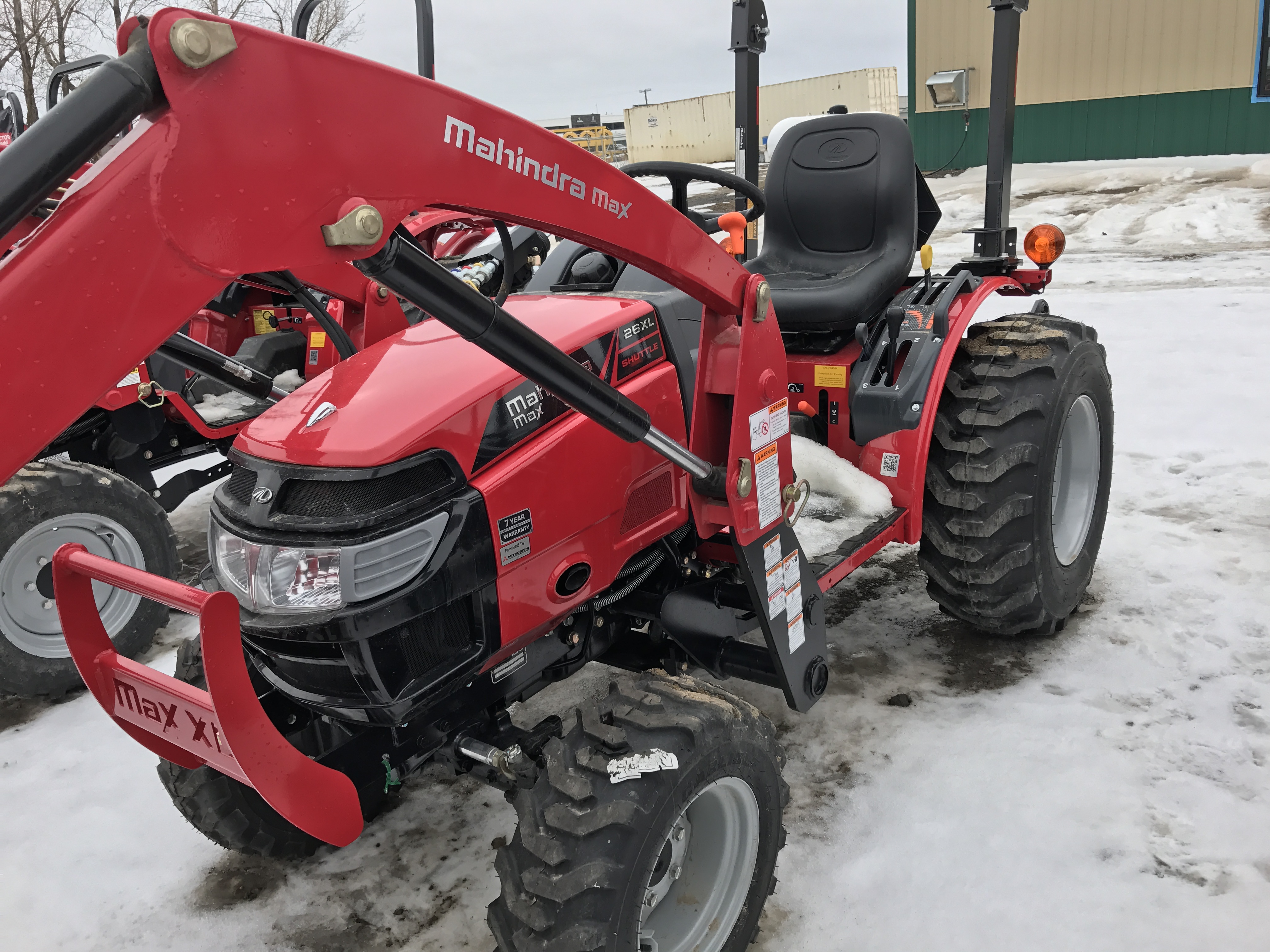 2016 Mahindra Max 26 Shuttle Tractor