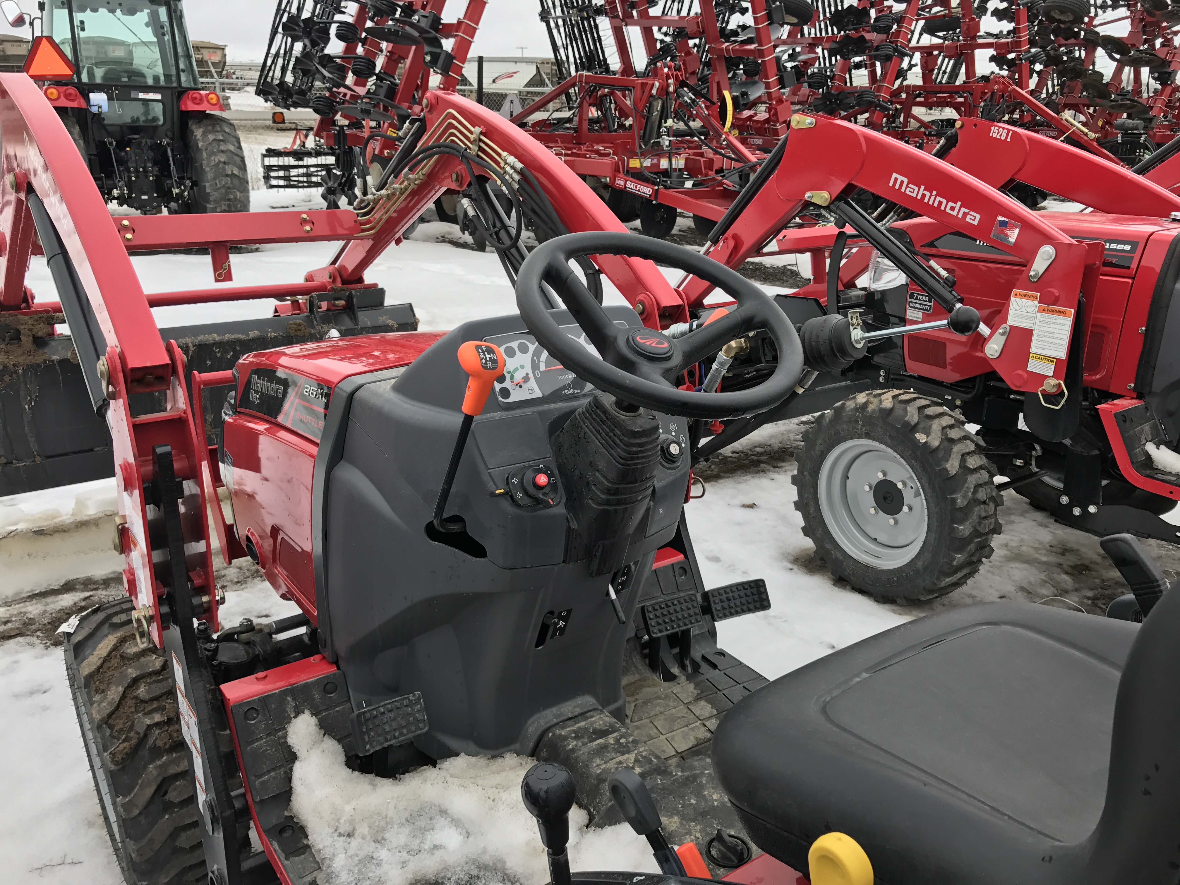 2016 Mahindra Max 26 Shuttle Tractor