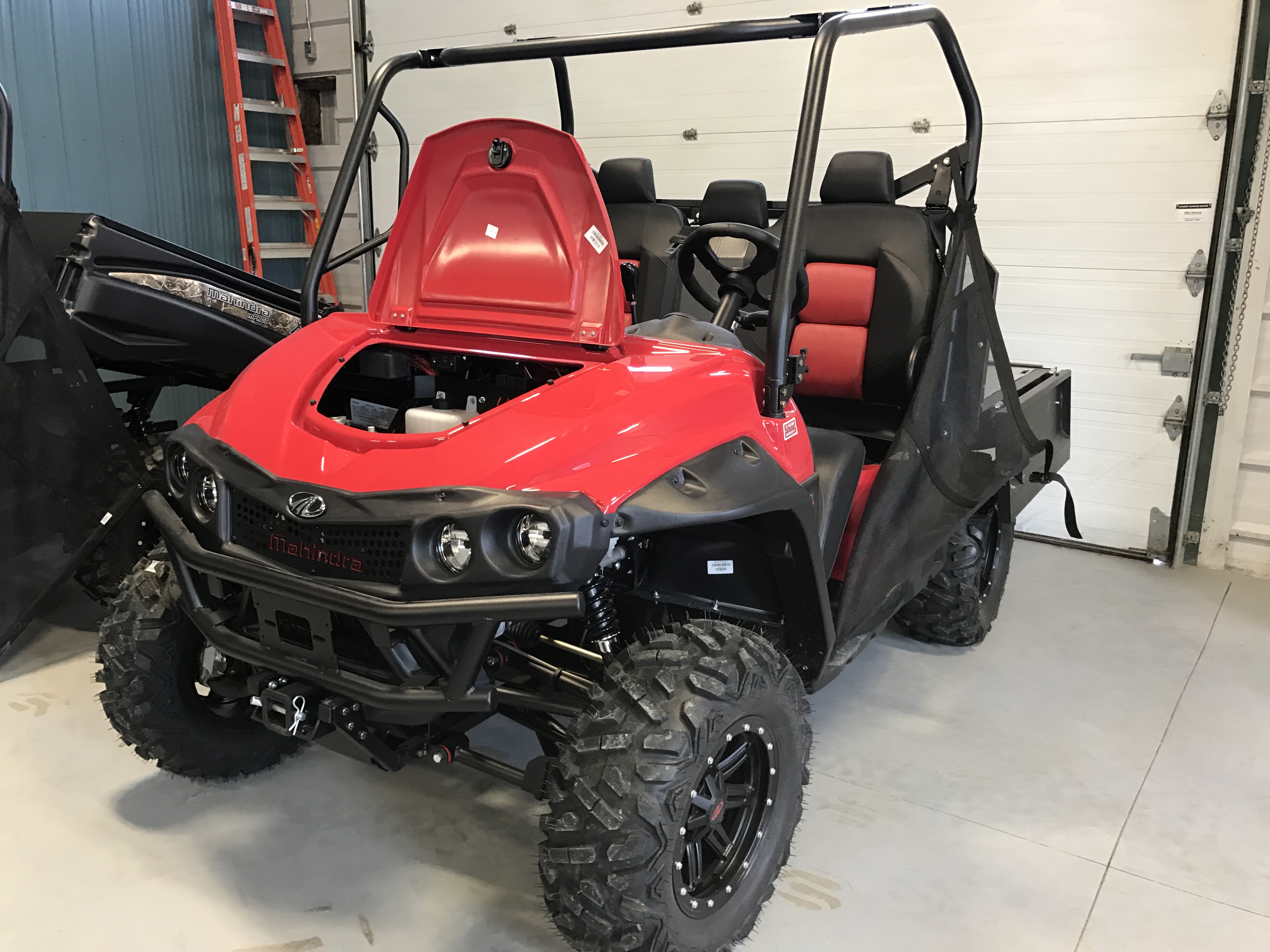 2016 Mahindra mPact XTV 1000 S Diesel Flexhauler Utility Vehicle