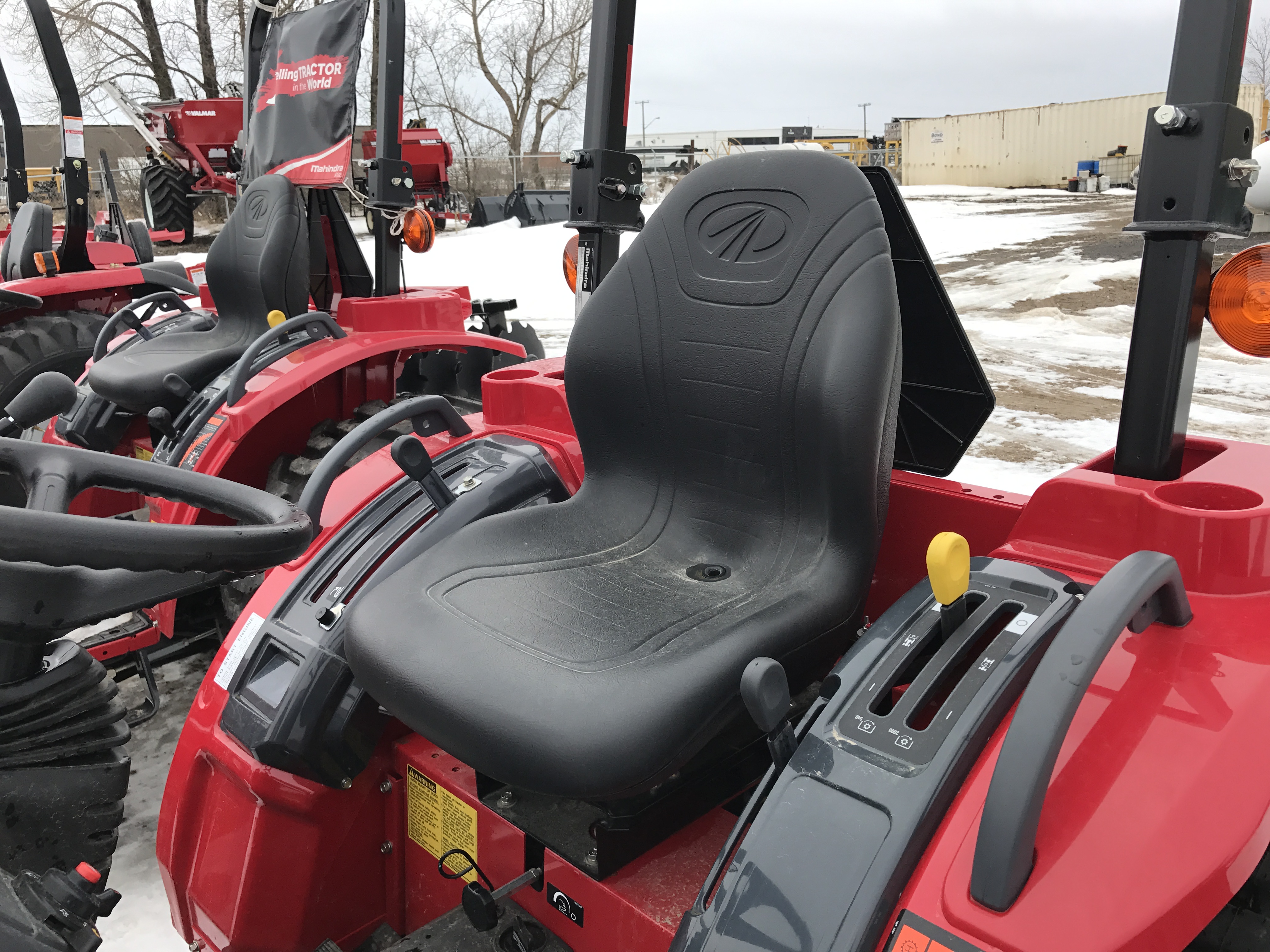 2016 Mahindra 1526 HST Tractor