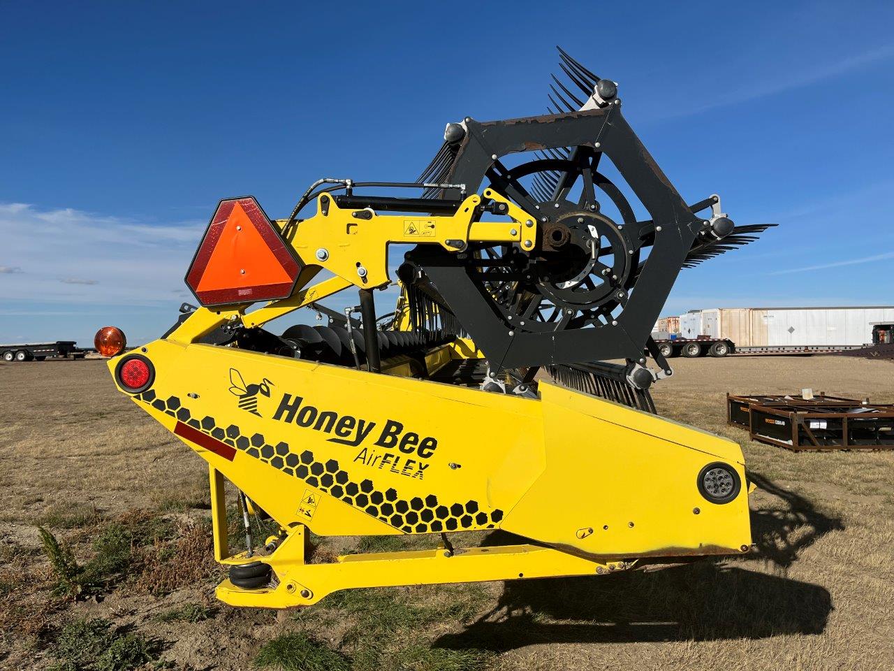 2015 Honey Bee AF240 DK CNH-6 Header Draper Flex