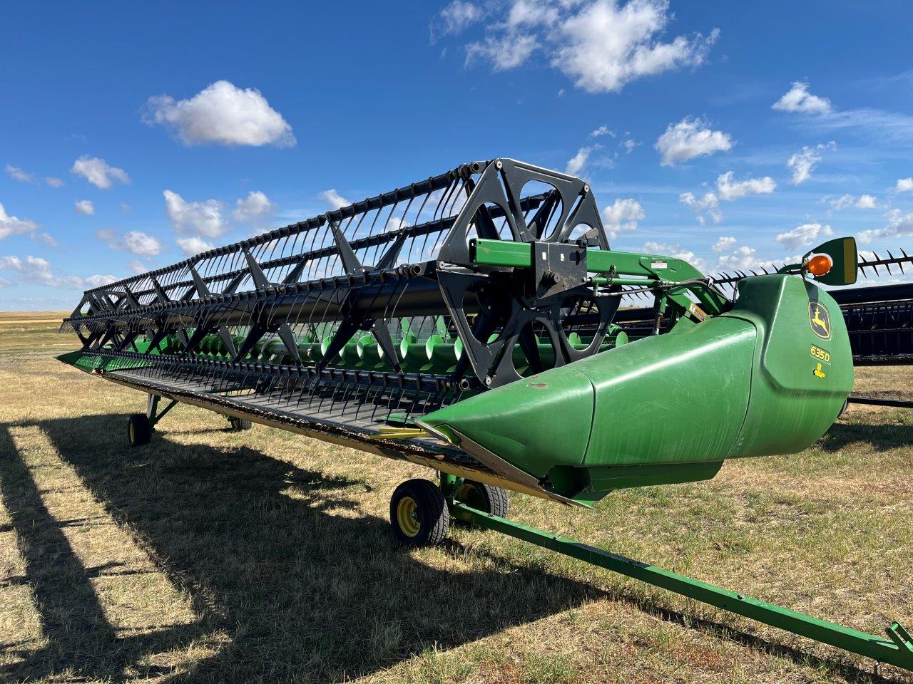 2012 John Deere 635D Header Draper