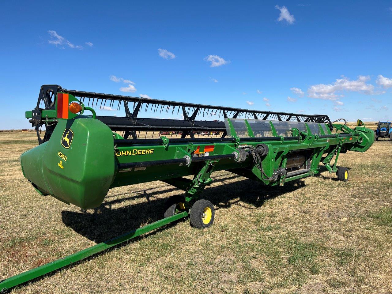 2012 John Deere 635D Header Draper